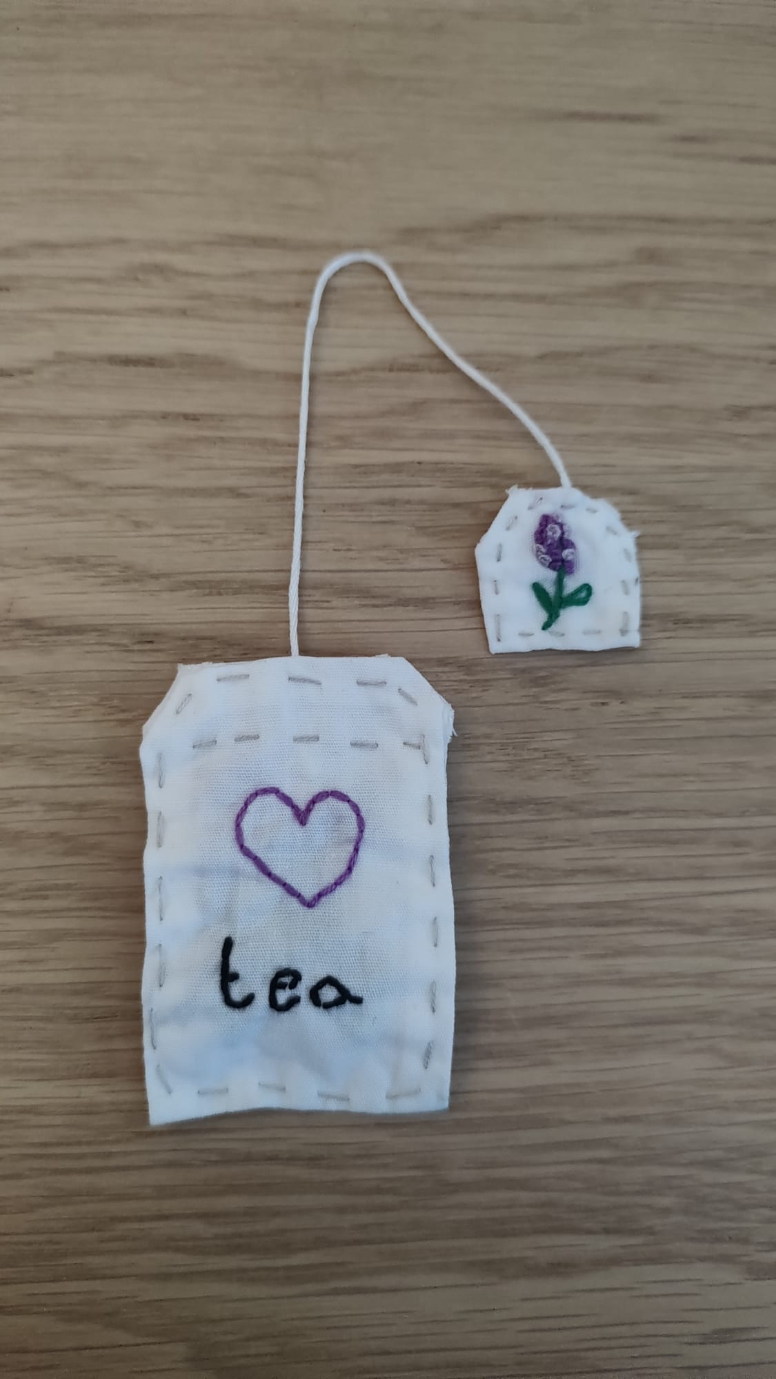 Geborduurd theezakje met hart